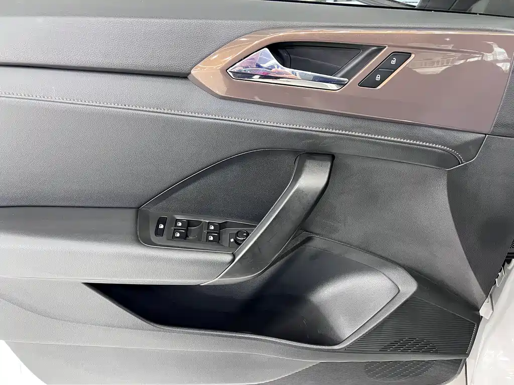 Volkswagen Tharu 2022 280TSI Luxury