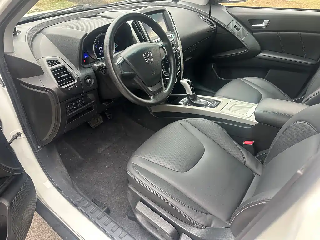 LUXGEN EXCELLENT 6 SUV