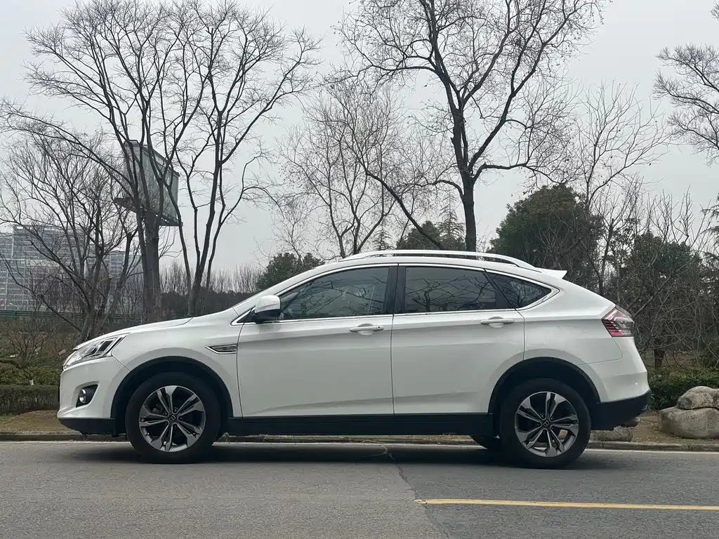 LUXGEN EXCELLENT 6 SUV