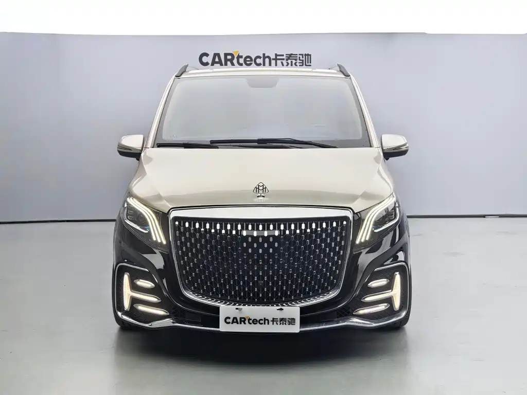 Mercedes-Benz Vito 2023 2.0T 7 мест