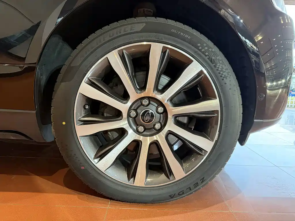 Land Rover Range Rover — миниатюра 16