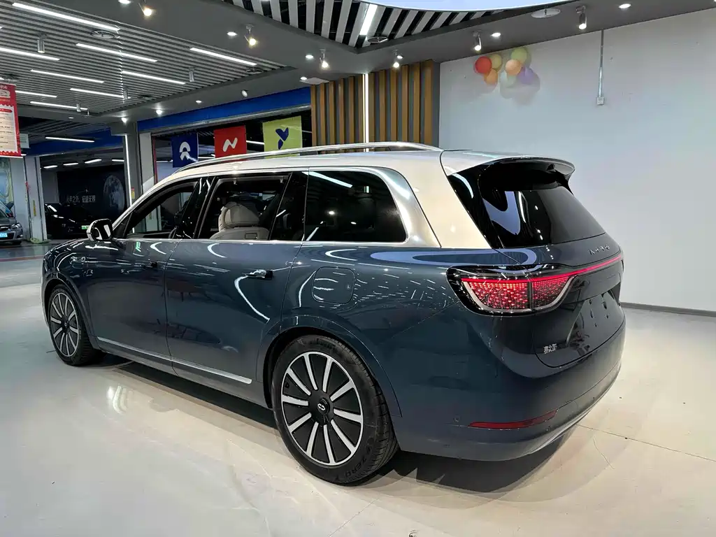 AITO ASK THE WORLD M9