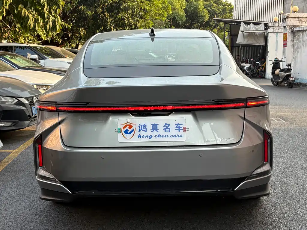 Lexus ES — миниатюра 4
