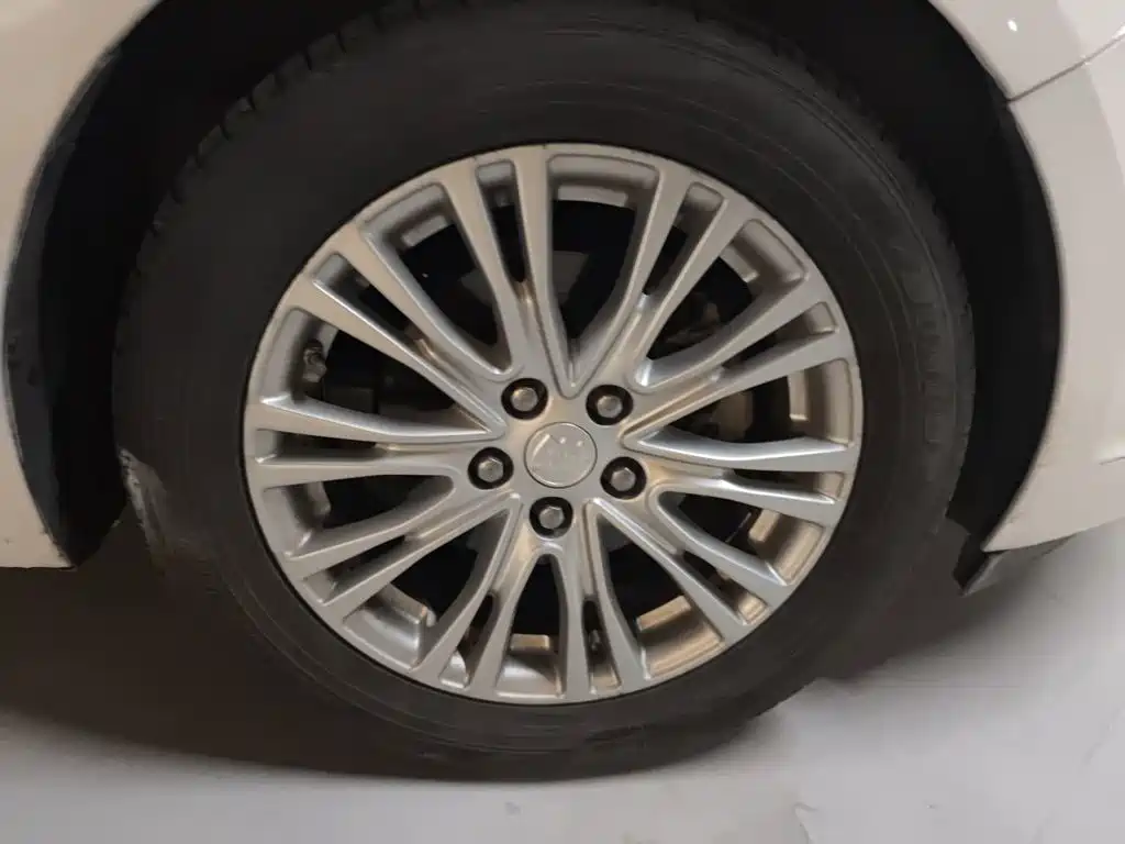 Buick Excelle — миниатюра 8