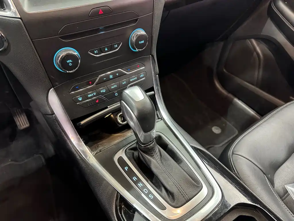 Ford Edge — миниатюра 17