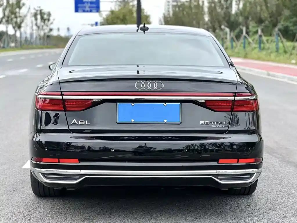 Audi A8 — миниатюра 5