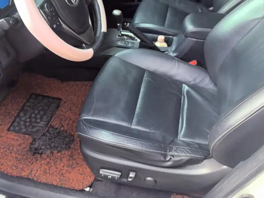 Toyota RAV4 — миниатюра 9