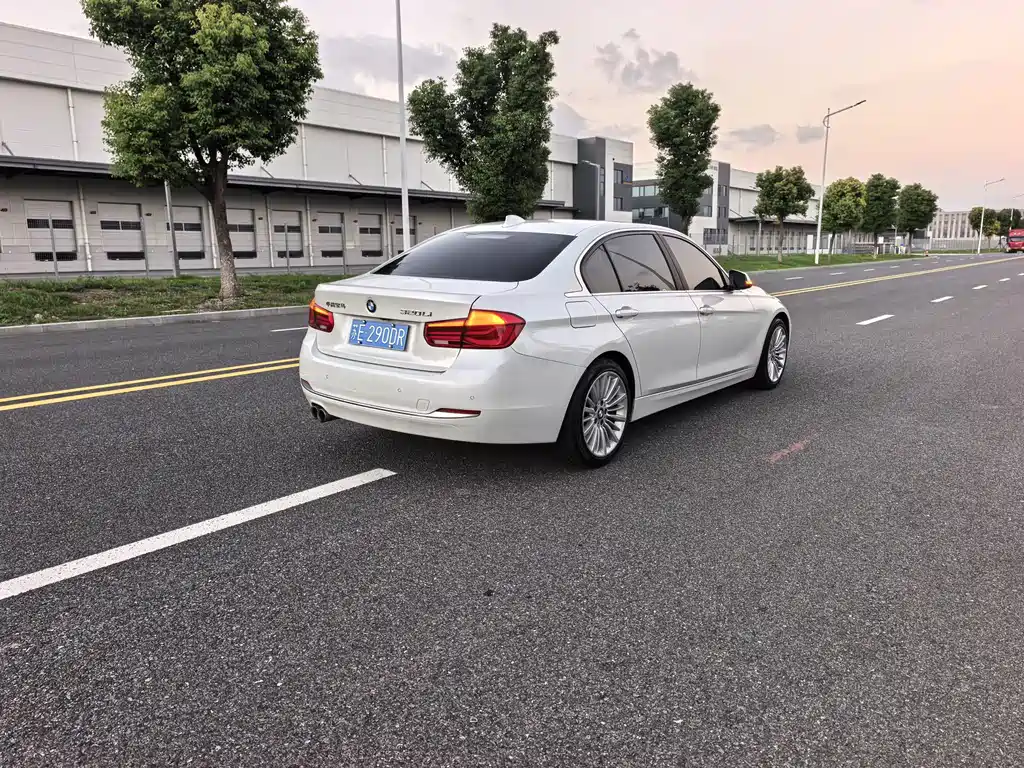 BMW 3 Series — миниатюра 12