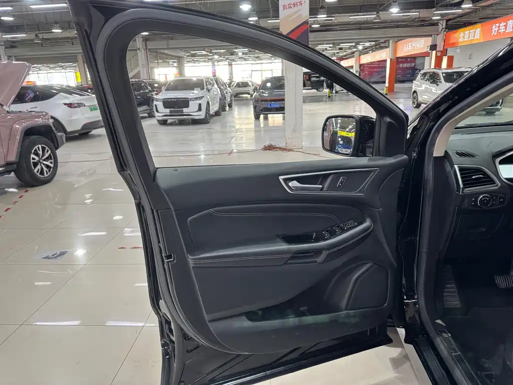 Ford Edge — миниатюра 19