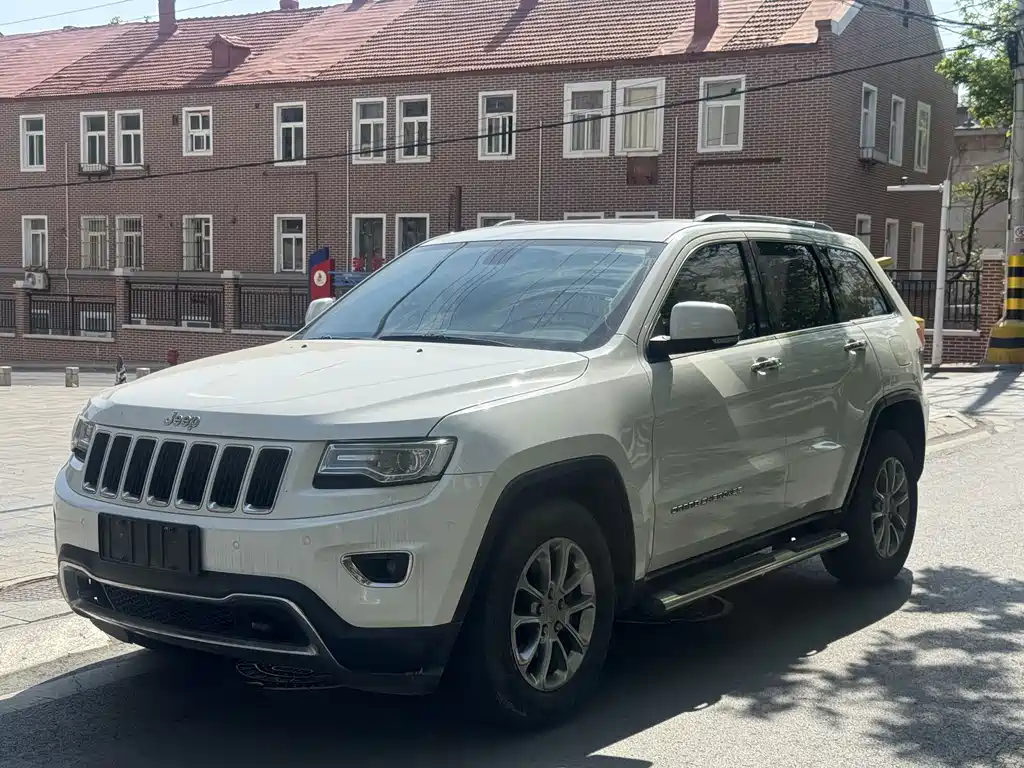 Jeep Grand Cherokee (Import) 2015