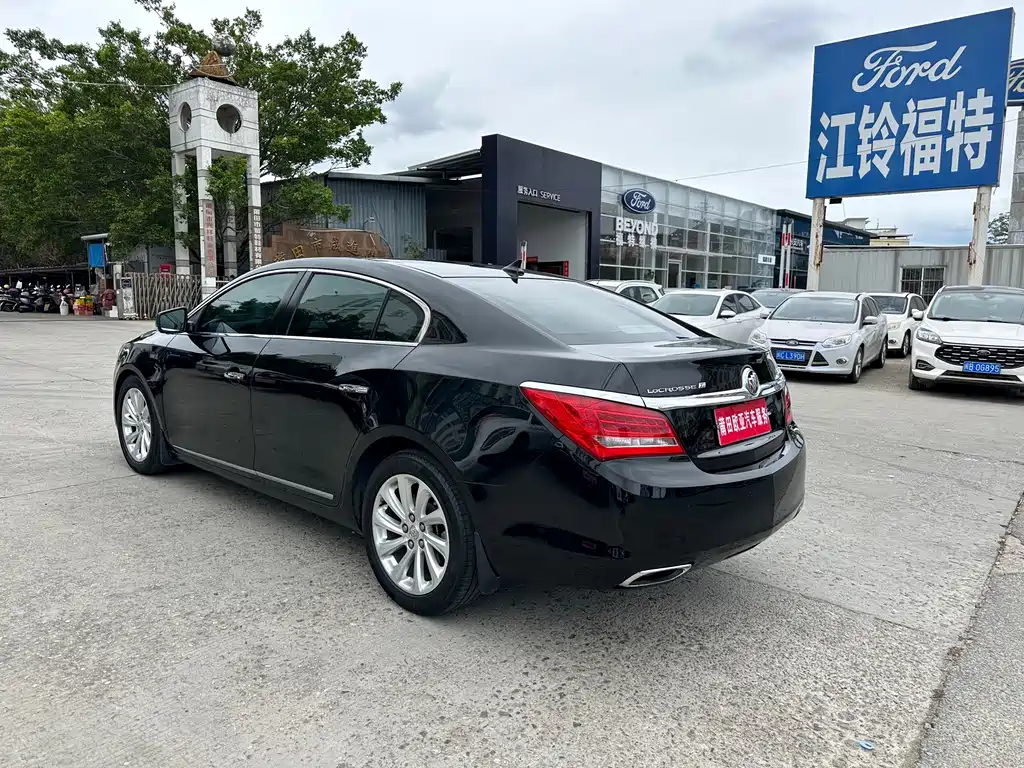 Buick LaCrosse — миниатюра 6