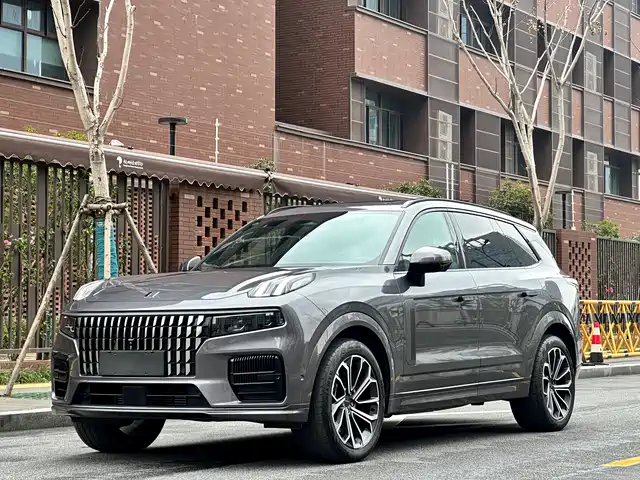 LYNK &CO. 09 EM P 2024