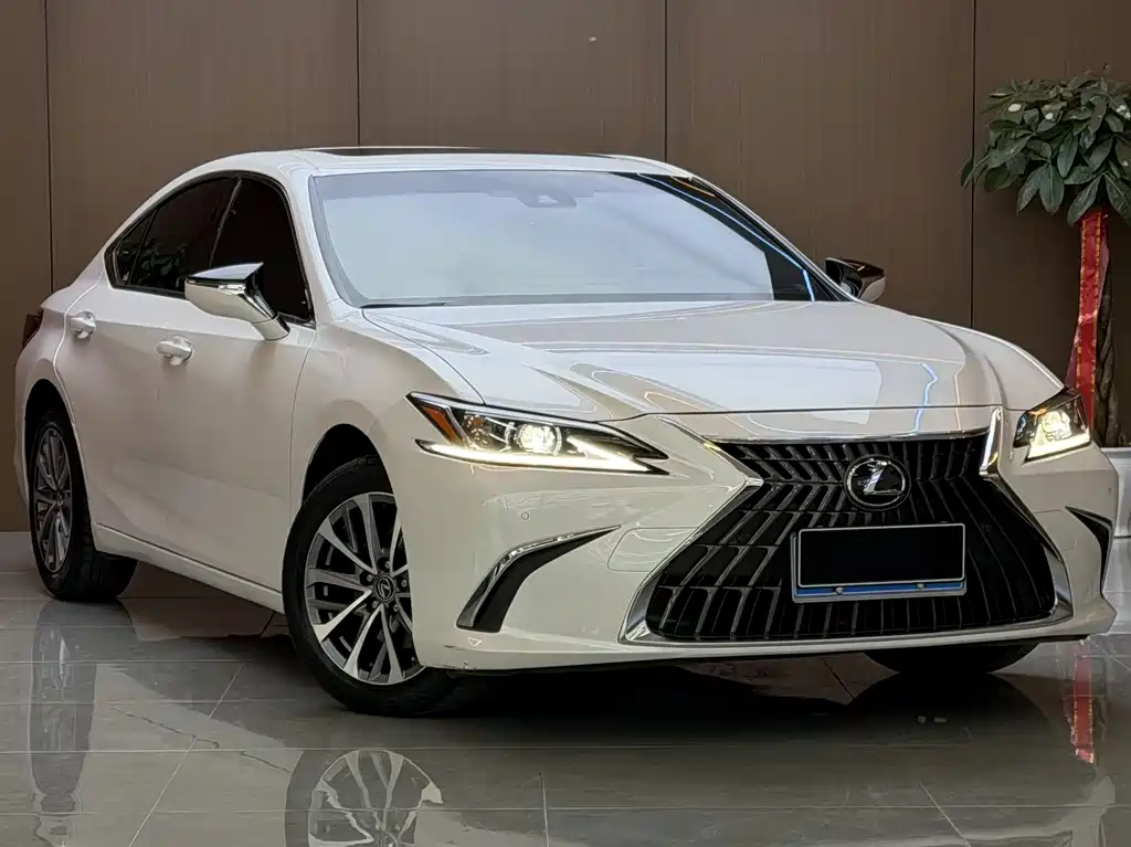 Lexus ES — миниатюра 3