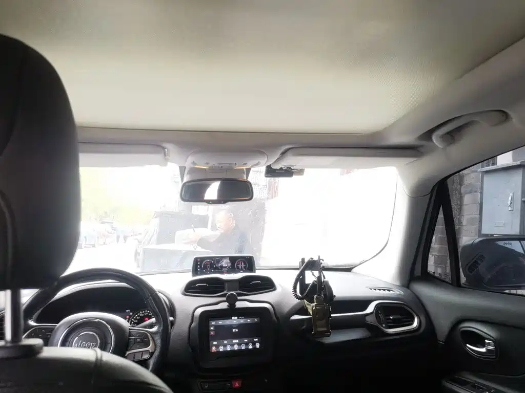 Jeep Renegade — миниатюра 14