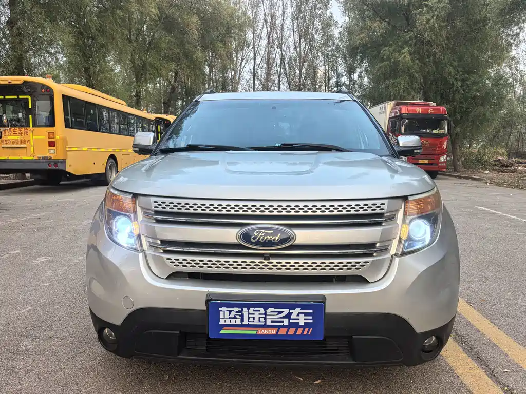 Ford Explorer (Import) — миниатюра 2