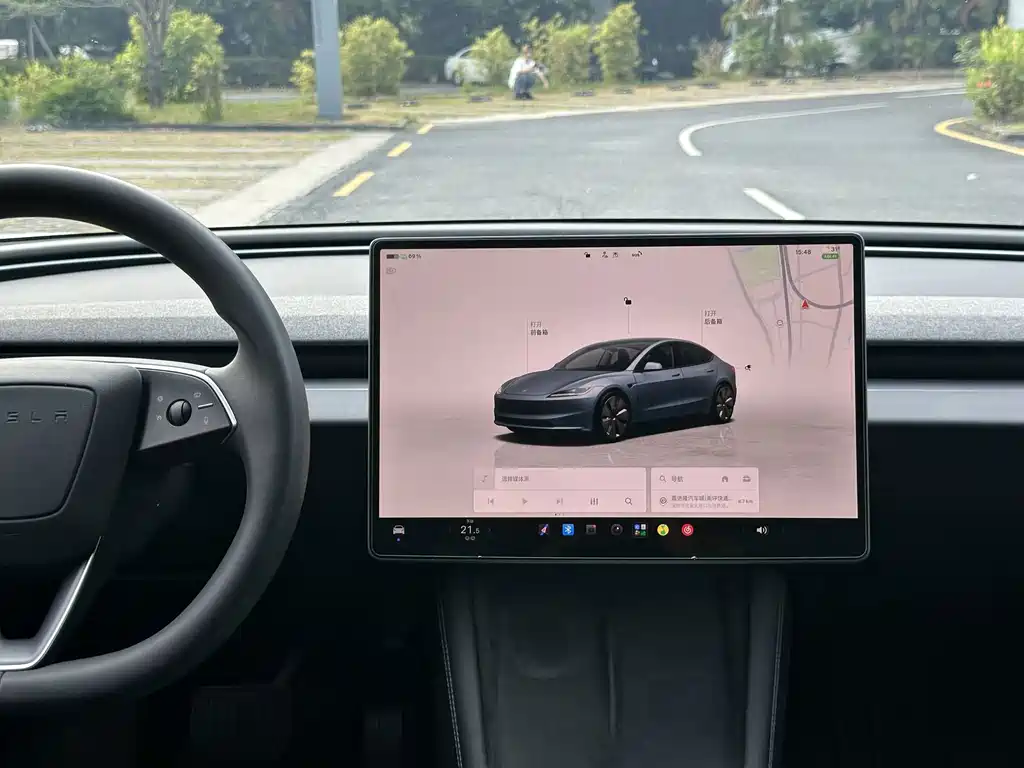 Tesla Model 3 — миниатюра 21