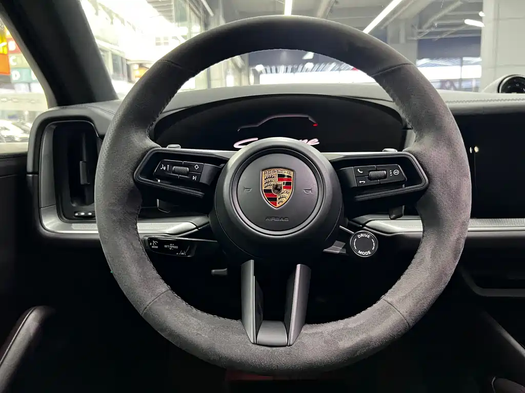 Porsche Cayenne — миниатюра 9