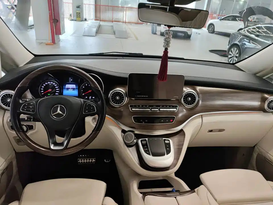 Mercedes-Benz V-Class — миниатюра 5