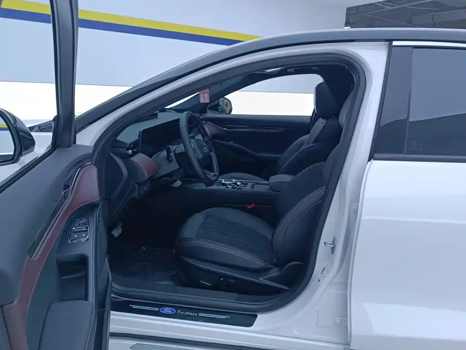 Ford Mondeo — миниатюра 9