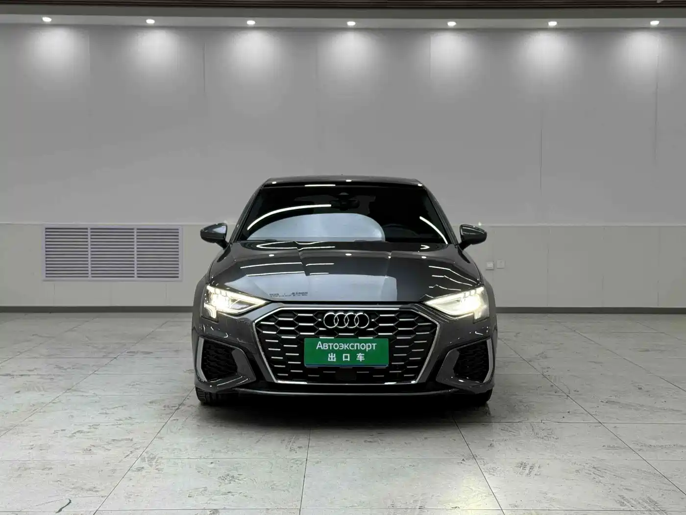 Audi A3 2023 Silver/gray из Китая, фото 3