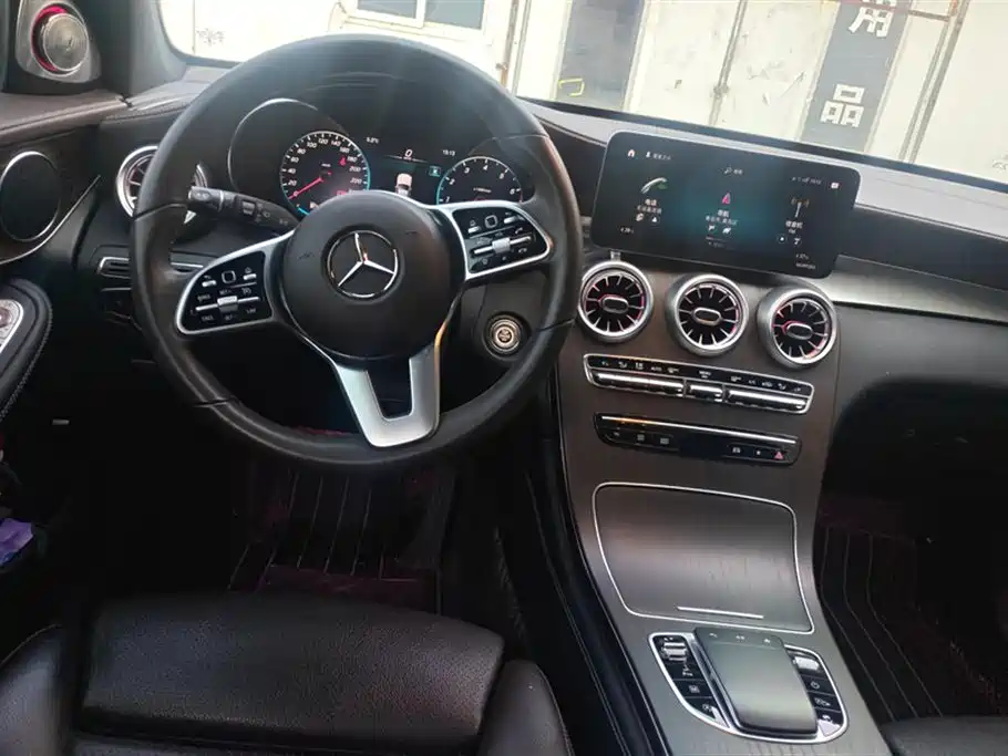 MERCEDES-BENZ GLC