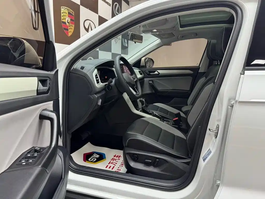 Volkswagen T-Roc — миниатюра 7