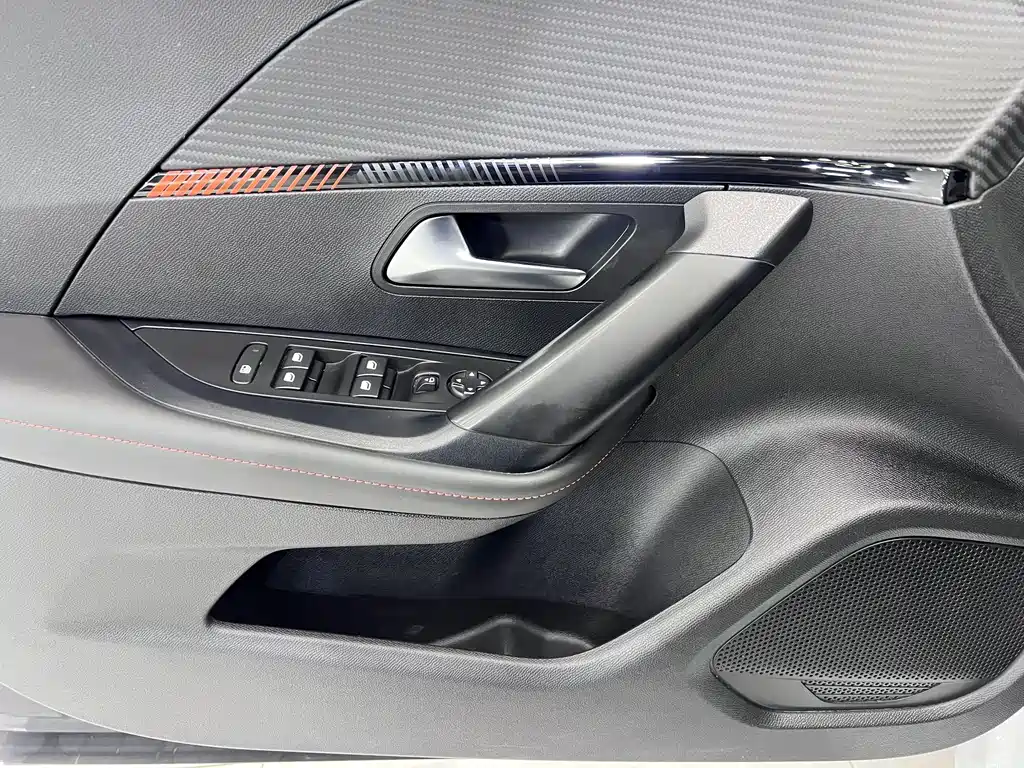 Peugeot 2008 — миниатюра 17
