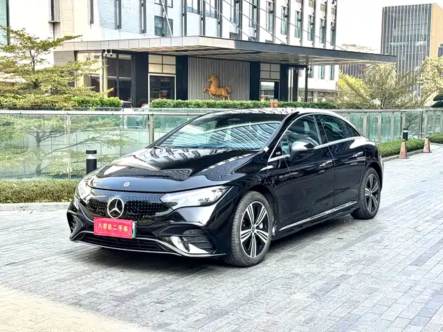 MERCEDES-BENZ EQE 2025