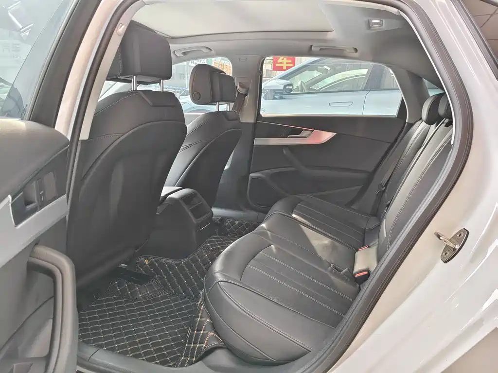 Audi A4L 2023 40 TFSI Fashion
