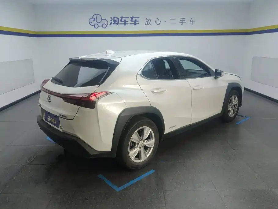 Lexus UX — миниатюра 3