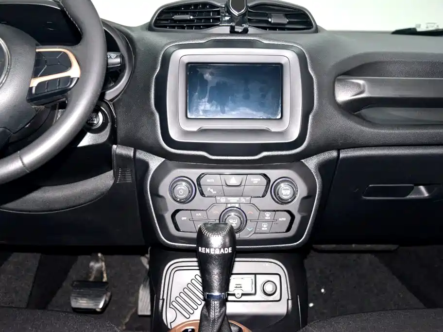 Jeep Renegade — миниатюра 11