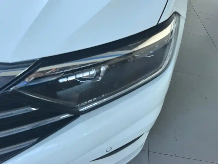 Volkswagen Sagitar — миниатюра 5