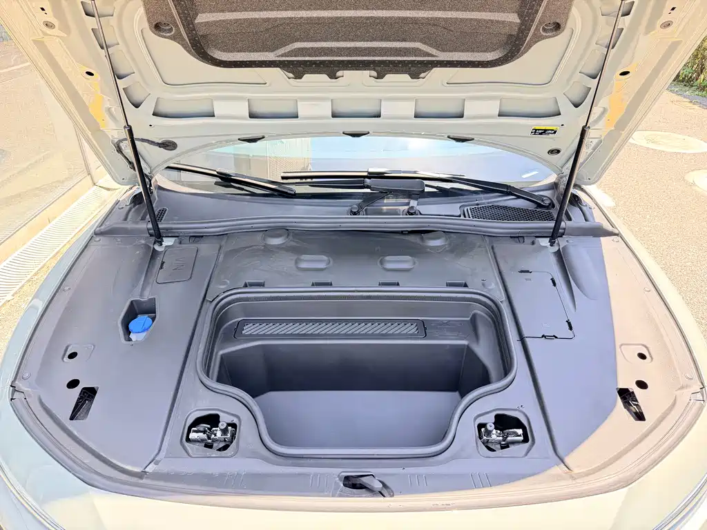 Audi A6L e-tron 2026 Smart Drive