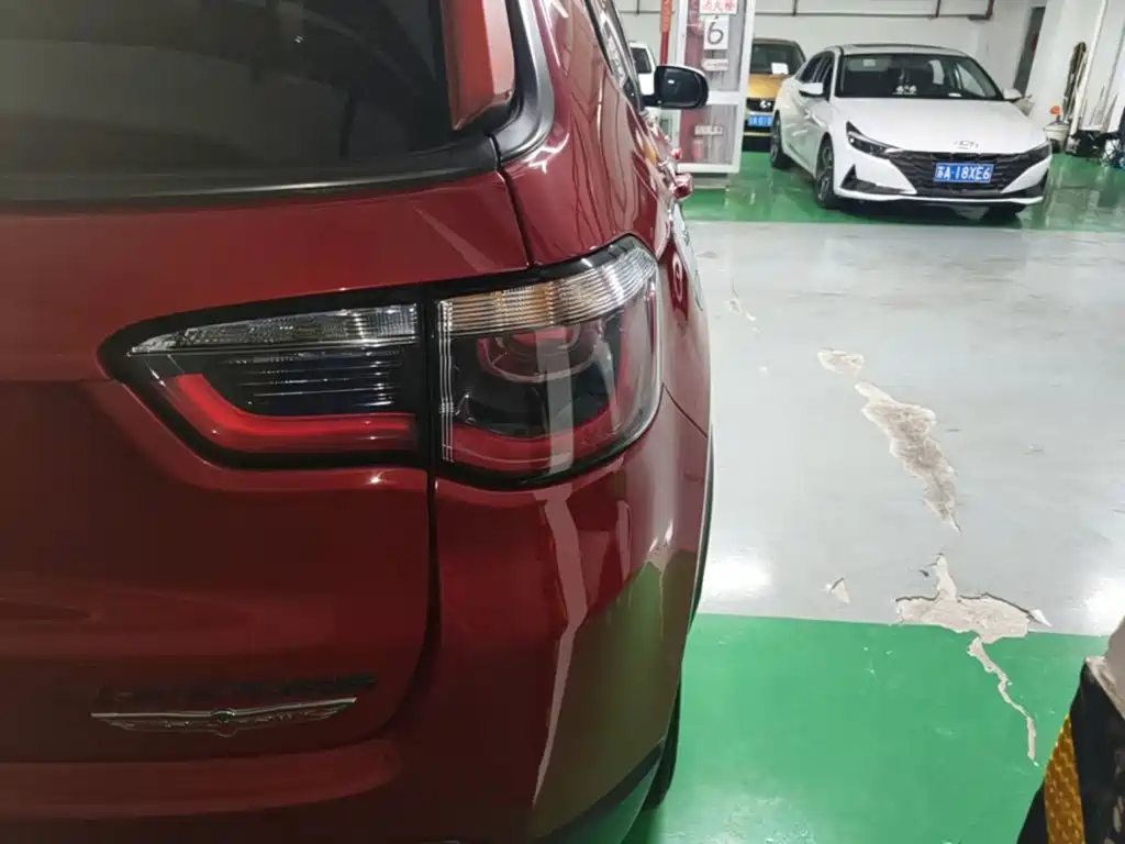Jeep Compass — миниатюра 8