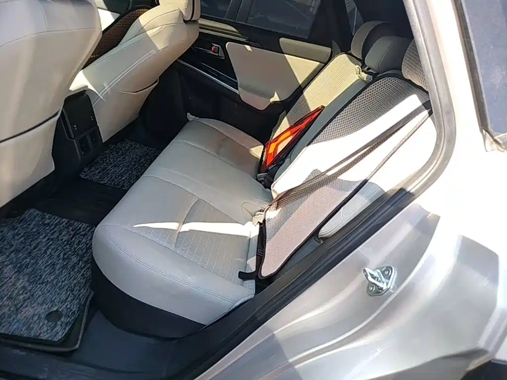 Toyota bZ4X — миниатюра 17