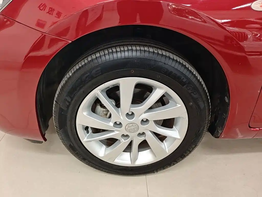 Nissan Tiida — миниатюра 23