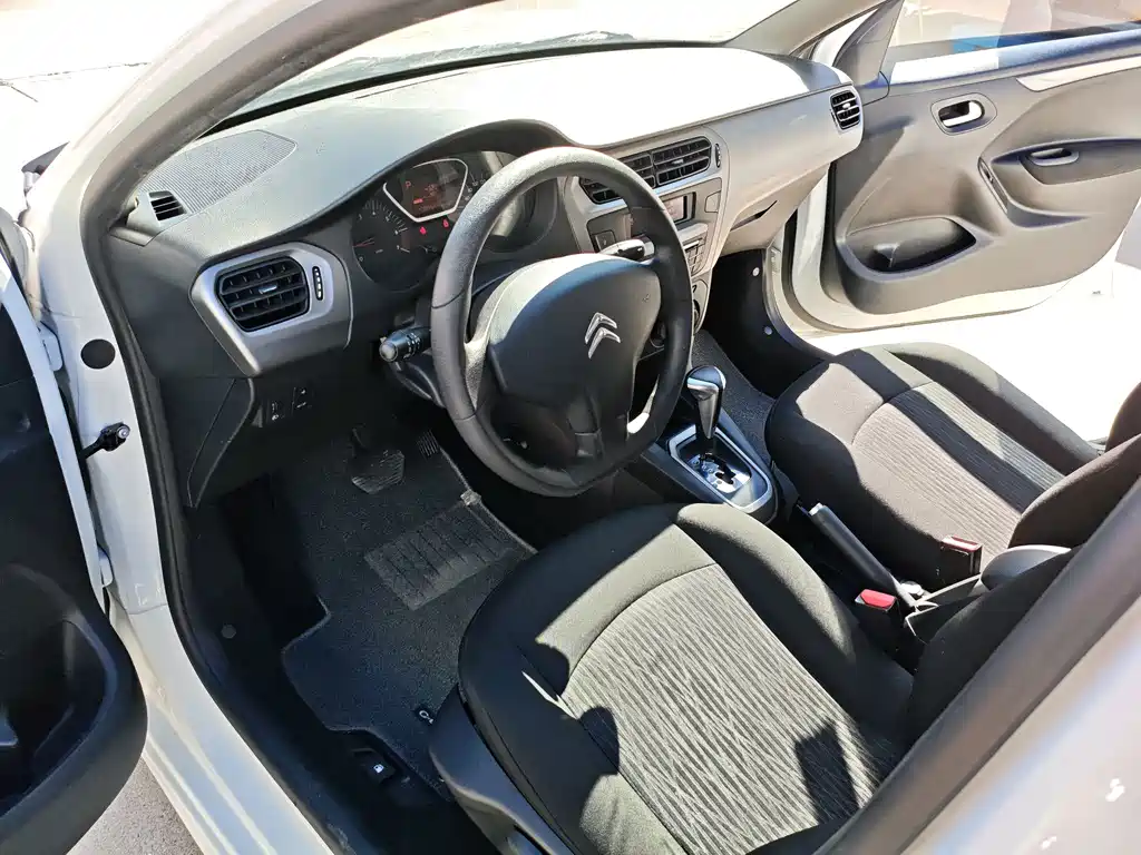 Citroen Elysee — миниатюра 14