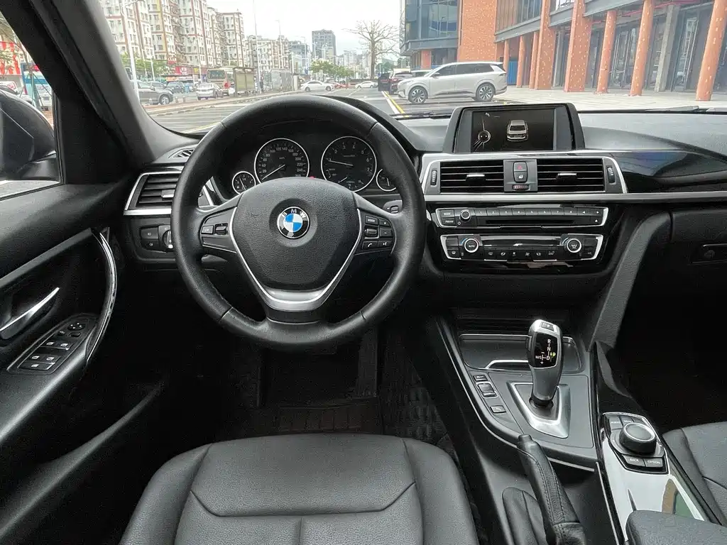BMW 3 Series — миниатюра 10