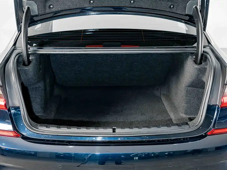 BMW 3 Series — миниатюра 22
