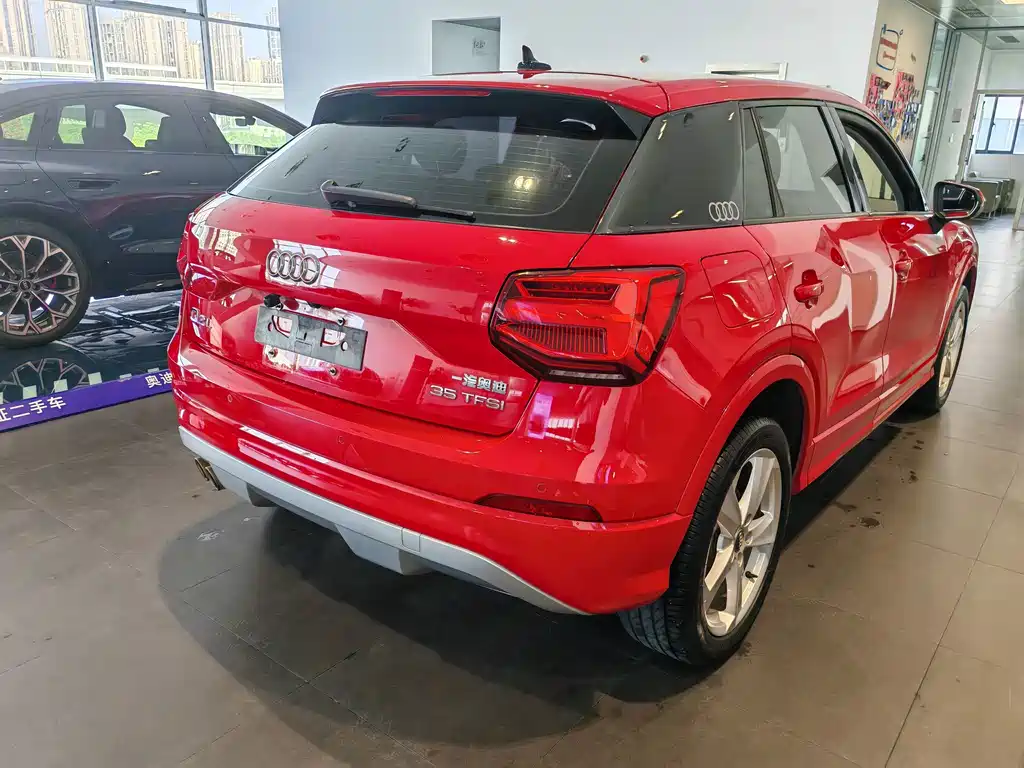 Audi Q2L — миниатюра 2