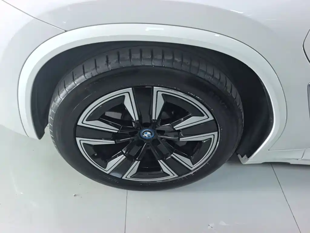 BMW iX3 — миниатюра 23