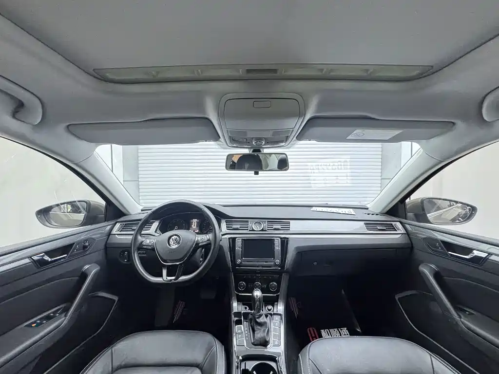 Volkswagen Passat 330TSI DSG Honorable Edition, фото 5
