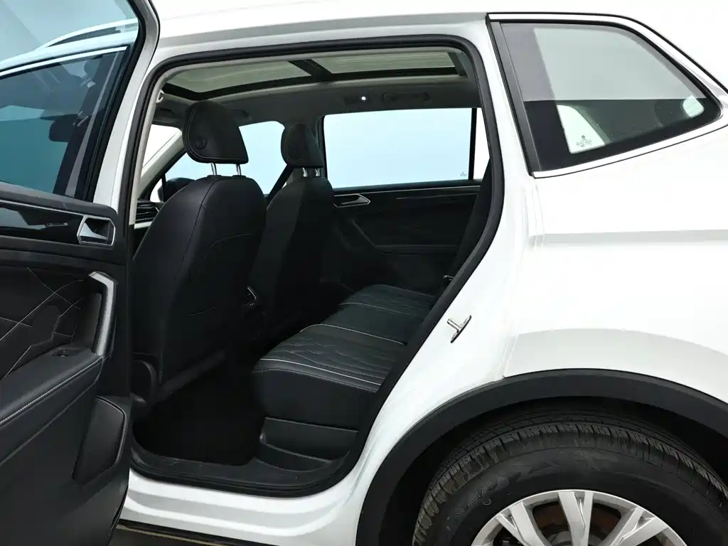 Volkswagen Tiguan L — миниатюра 13