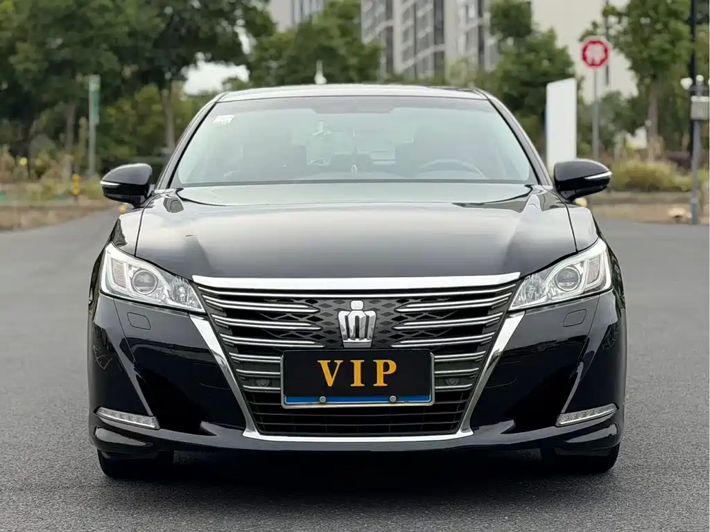 Toyota Crown — миниатюра 2