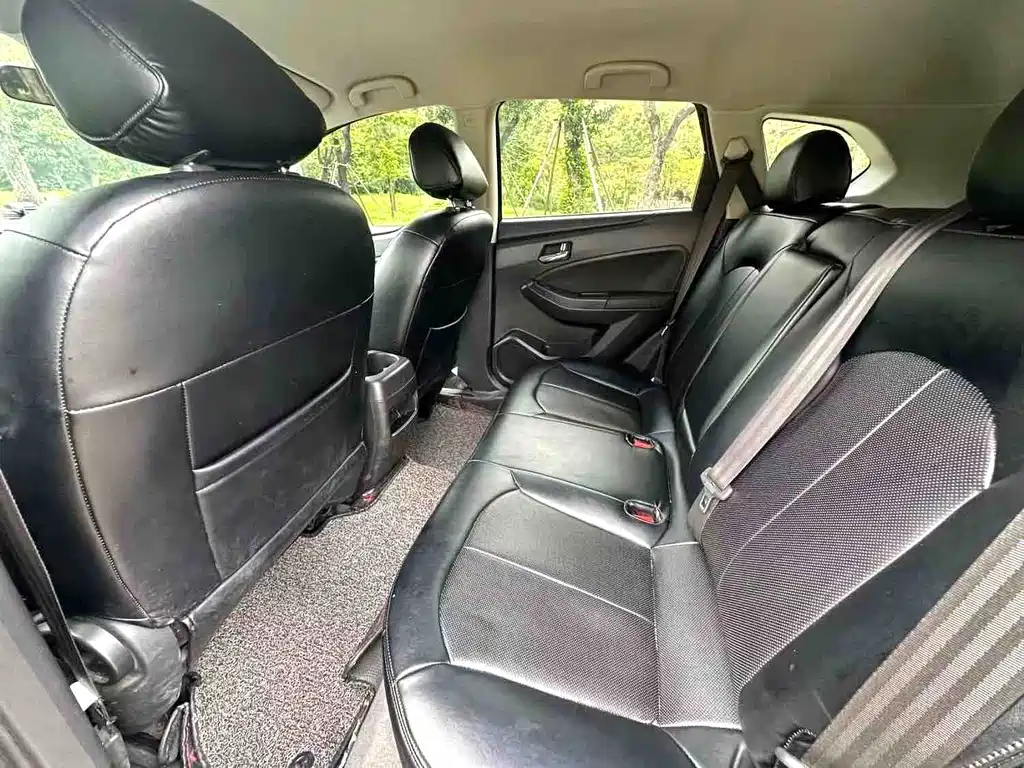 Venucia T70 2.0L CVT Wise Travel Edition, фото 6