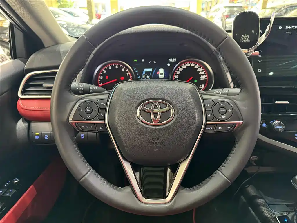 TOYOTA CAMRY