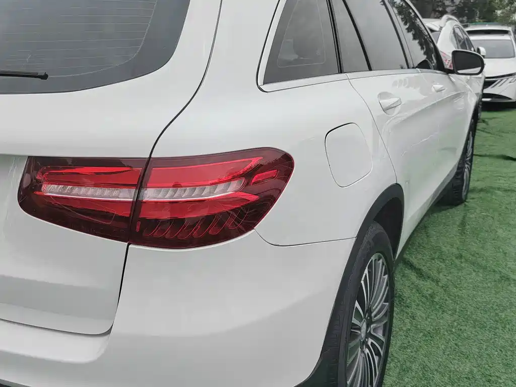 Mercedes-Benz GLC — миниатюра 9