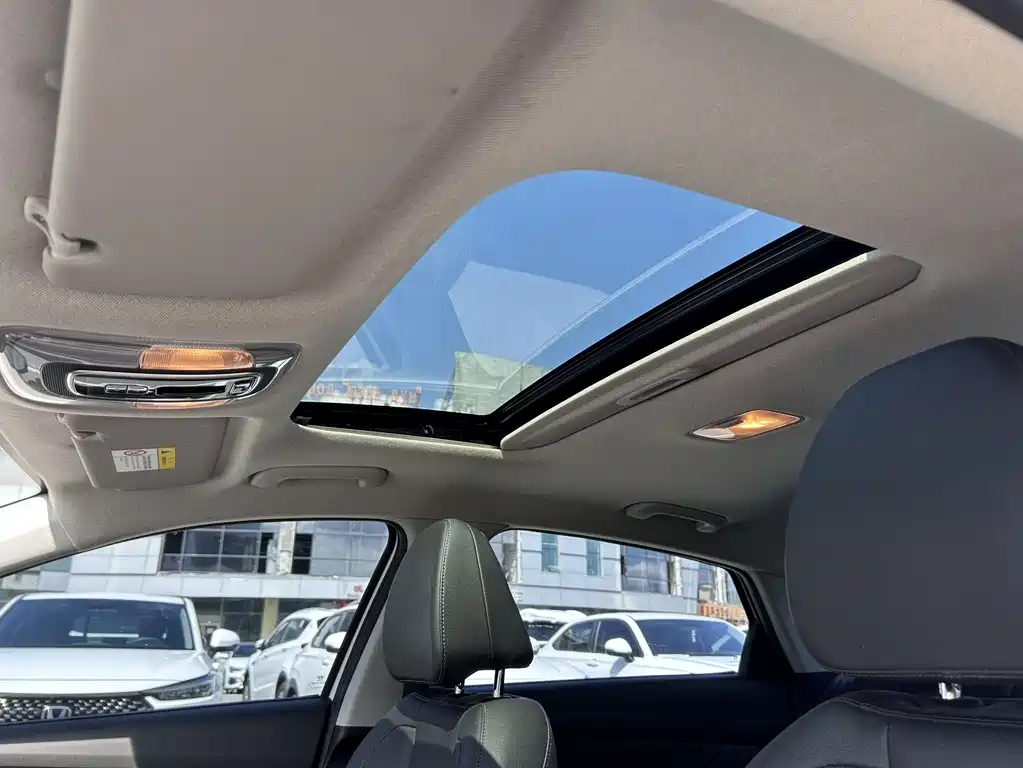 Hyundai Elantra — миниатюра 9
