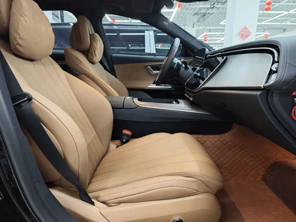 Mercedes-Benz E-Class — миниатюра 8