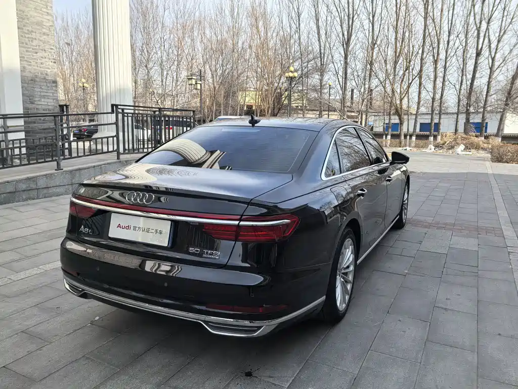 AUDI A8